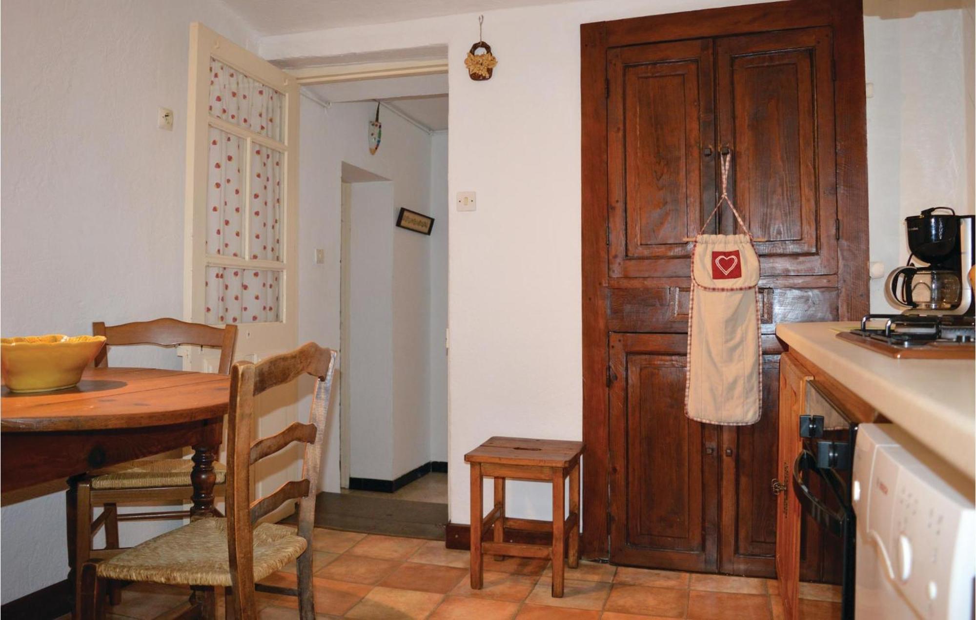 2 Bedroom Beautiful Apartment In Calcatoggio Calcatoggio  Exterior photo